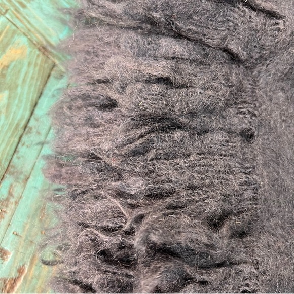 St Albans Mohair Grey Throw Fringe 49" x 70" - Picture 5 of 14